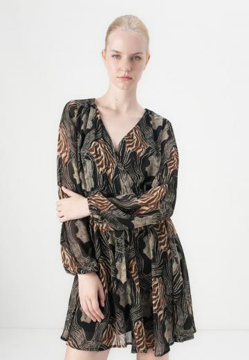 Короткое платье