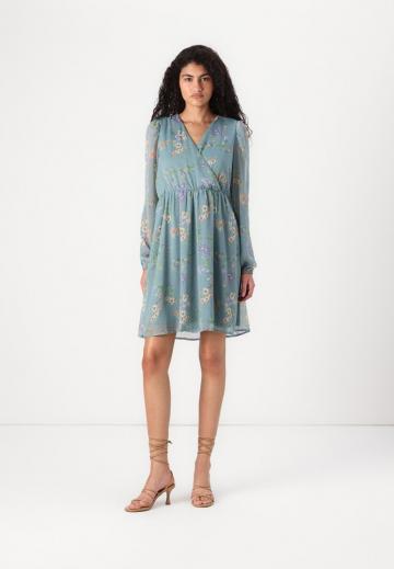 Короткое платье