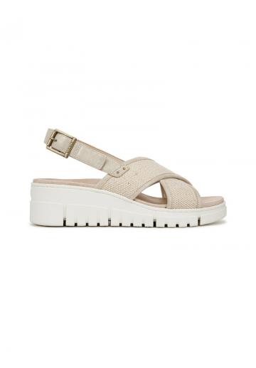 Босоножки на танкетке