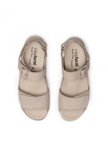 Босоножки на танкетке