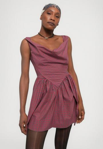 Короткое платье