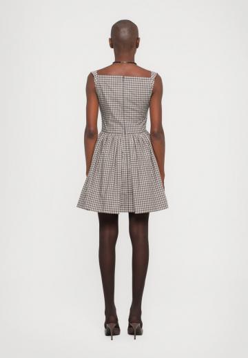 Короткое платье