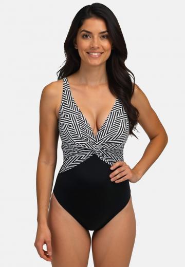 Слитный купальник