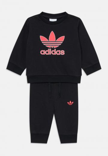 Набор одежды