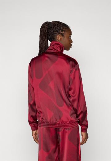 Спортивная куртка