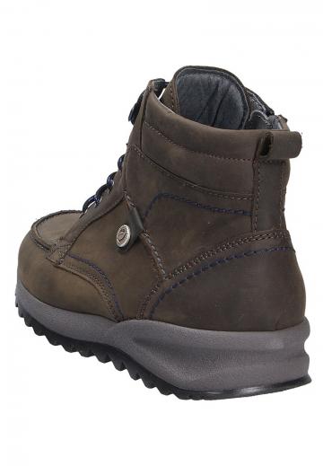 Ботинки на шнуровке