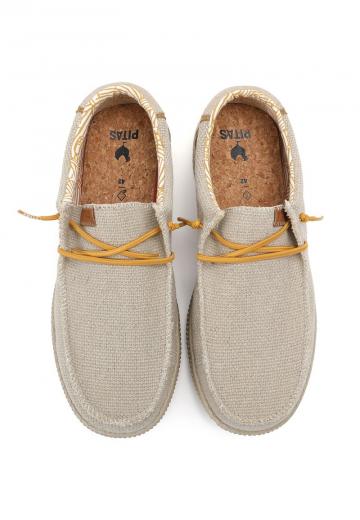 Ботинки на шнуровке