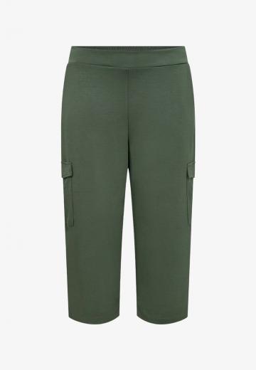 Брюки с накладными карманами