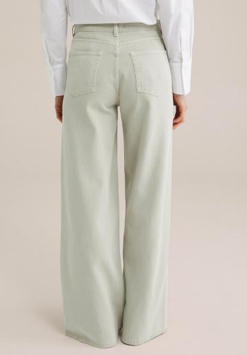 Клешеные джинсы