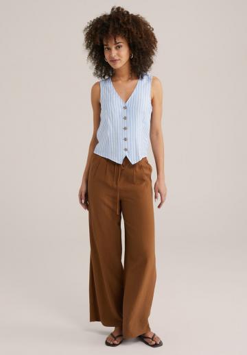 Джинсовая жилетка