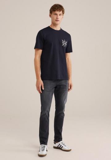 Узкие джинсы