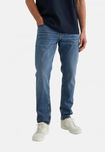 Узкие джинсы