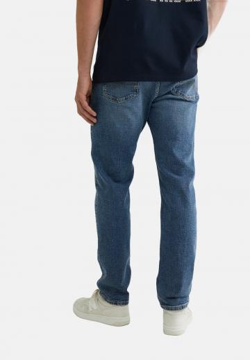 Узкие джинсы