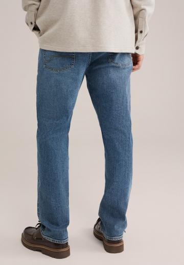 Узкие джинсы
