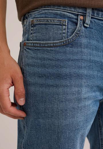 Узкие джинсы