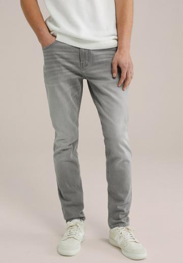 Узкие джинсы