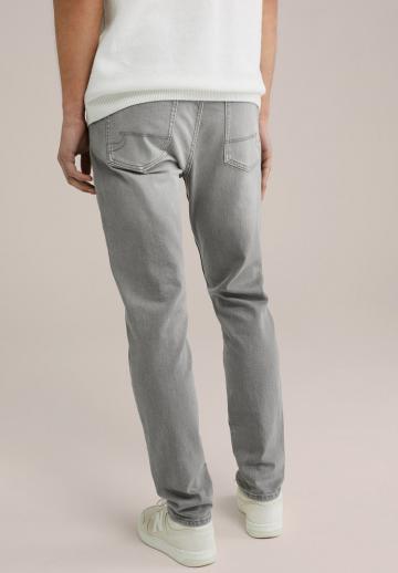 Узкие джинсы