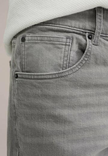 Узкие джинсы