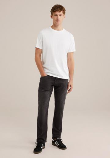 Прямые джинсы