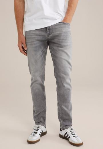 Узкие джинсы