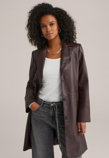 Пальто из искусственной кожи