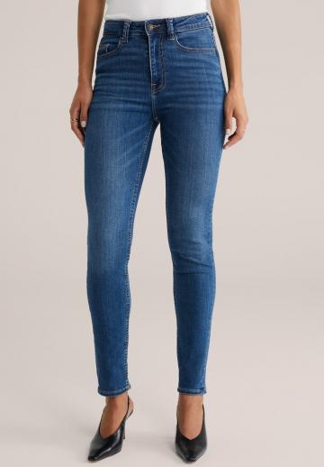 Узкие джинсы