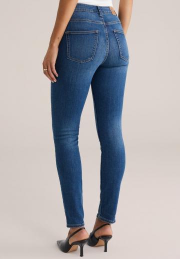 Узкие джинсы