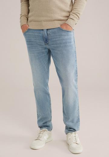 Узкие джинсы