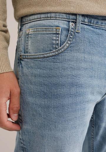 Узкие джинсы