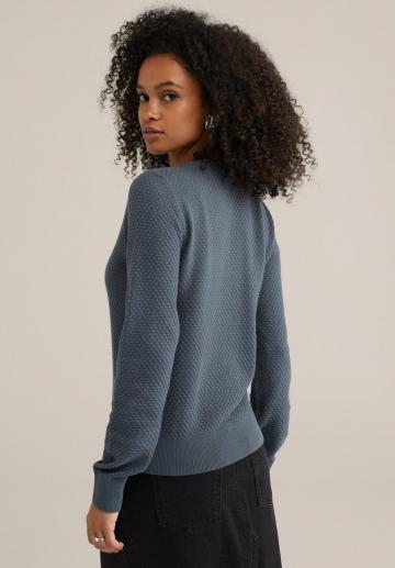 Вязаная кофта