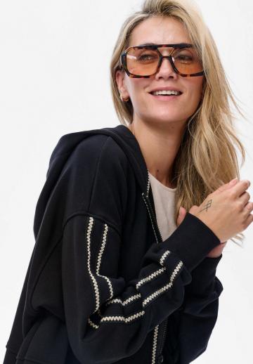 Пуловер с капюшоном