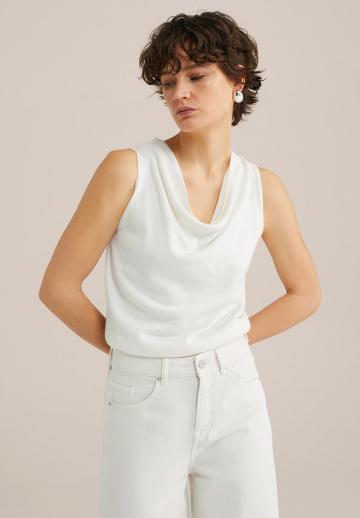 Пуловер без рукавов