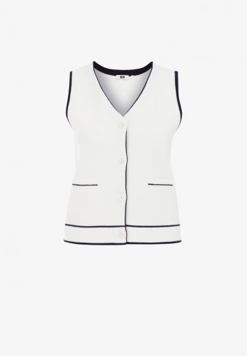 Вязаный жилет