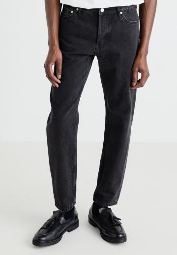 Свободные джинсы