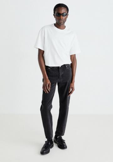 Свободные джинсы