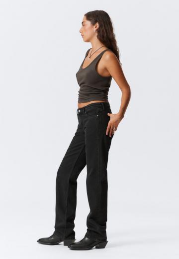 Прямые джинсы