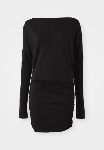 Платье футляр