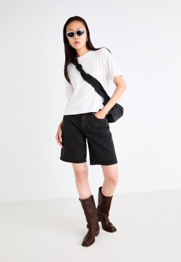 Джинсовые шорты