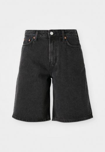 Джинсовые шорты