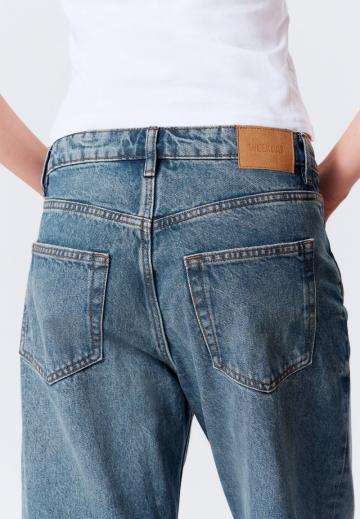 Свободные джинсы