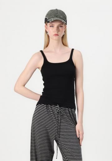 Топ на бретельках