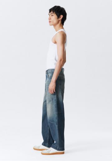 Прямые джинсы