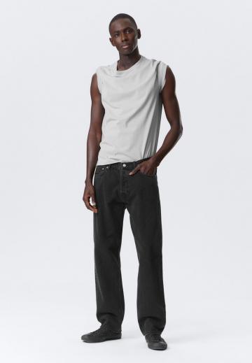 Прямые джинсы