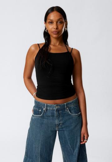 Топ на бретельках