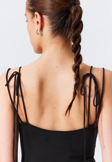 Топ на бретельках