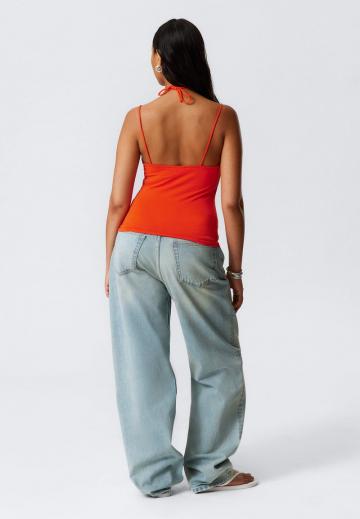 Топ на бретельках