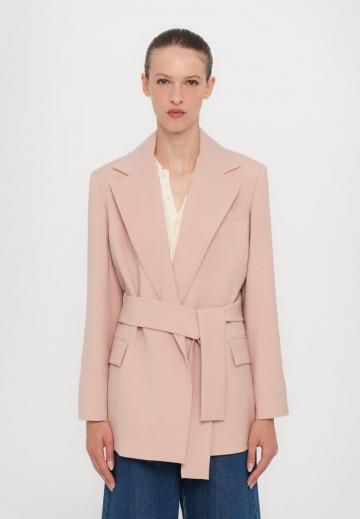 Длинный блейзер