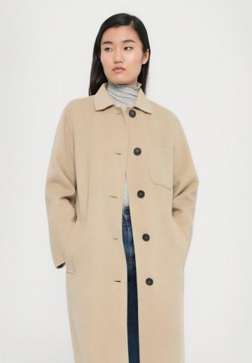 Шерстяное пальто