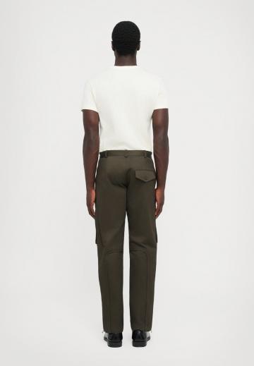 Брюки с накладными карманами