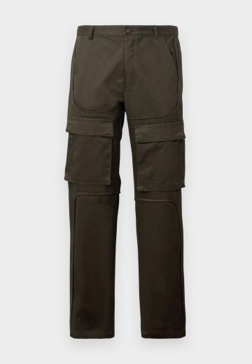 Брюки с накладными карманами